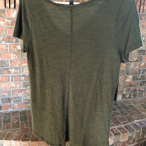 Banana Republic Green T-Shirt - Picture 3 of 4